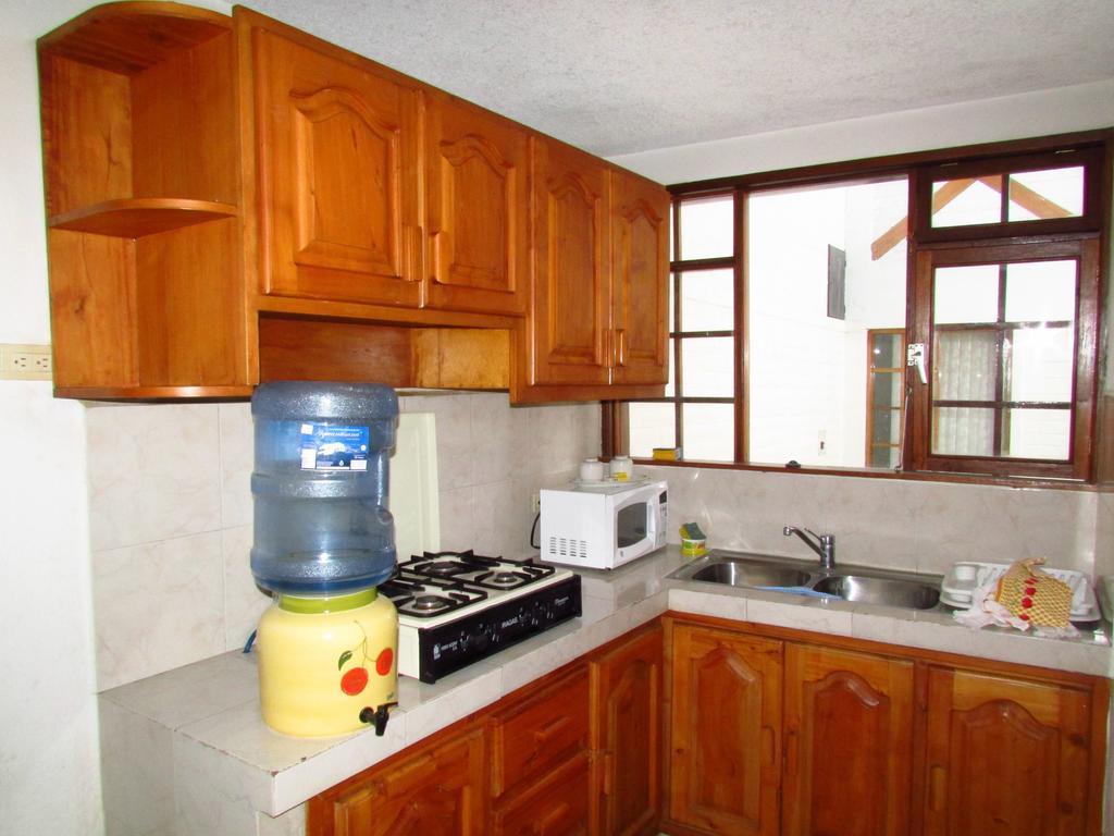 Apartamentos Los Quipus Quito Rum bild